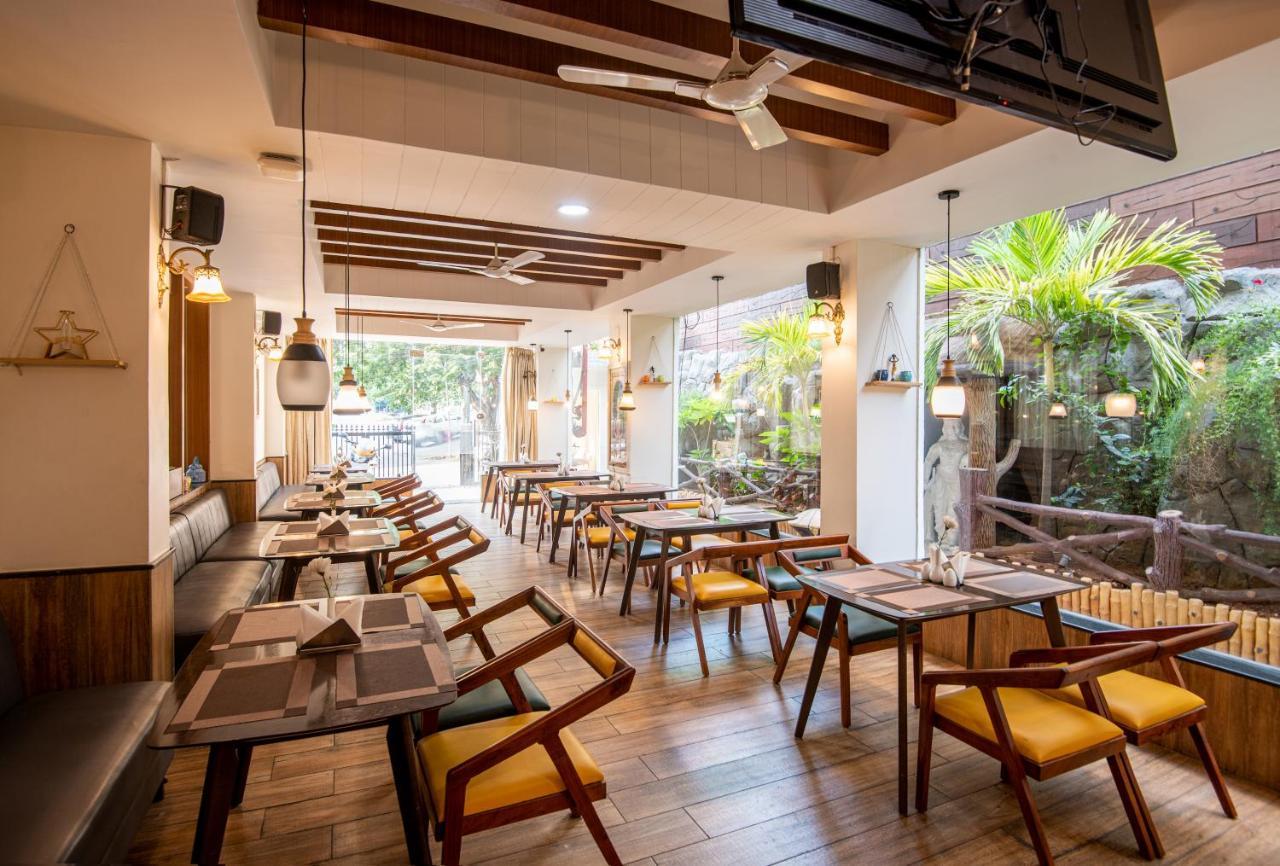 M Square Hotel Hyderabad Eksteriør billede