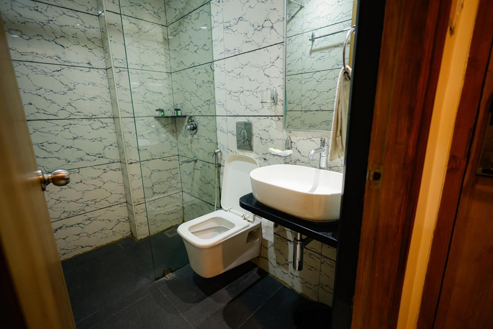 M Square Hotel Hyderabad Eksteriør billede