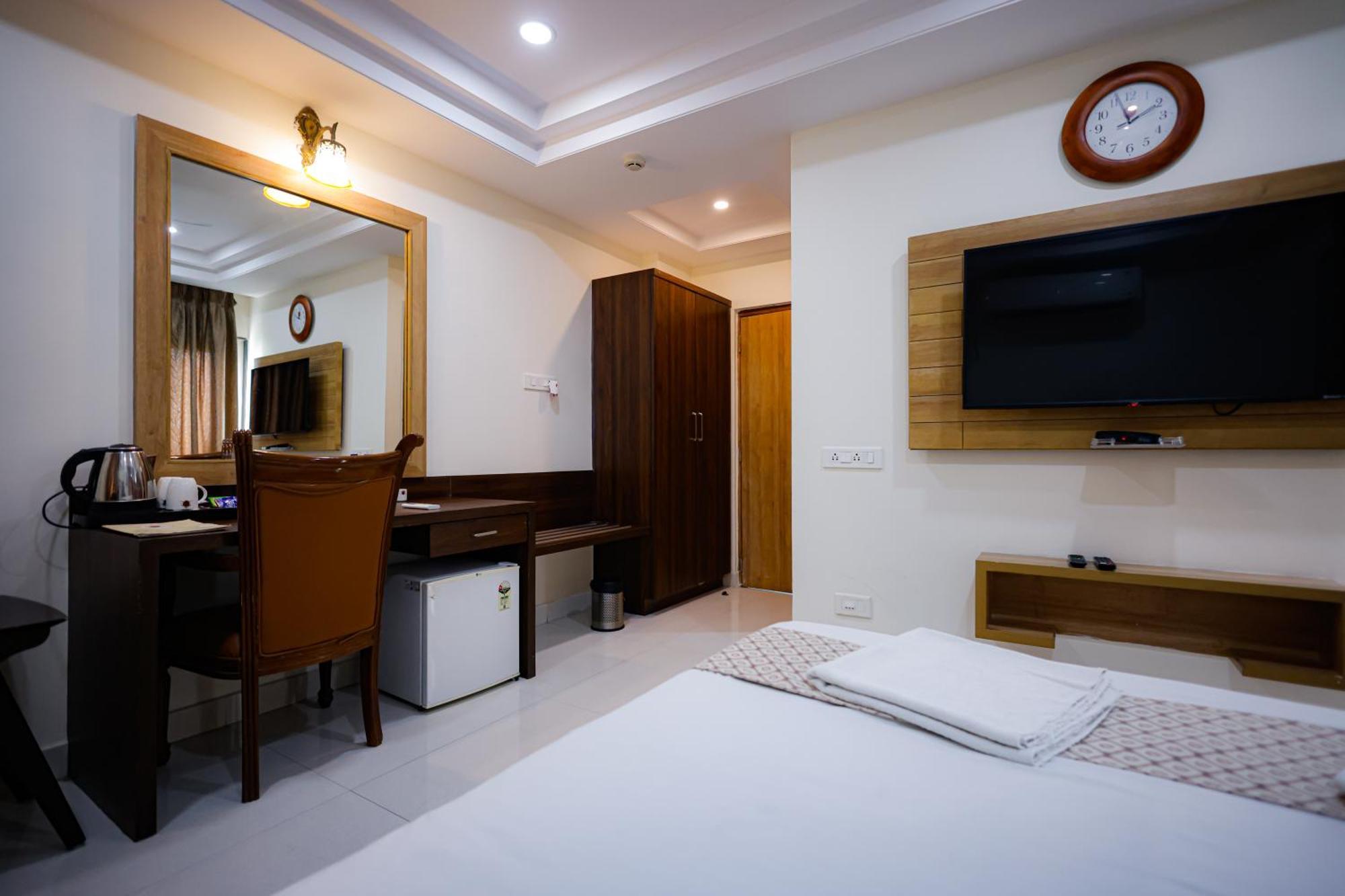 M Square Hotel Hyderabad Eksteriør billede