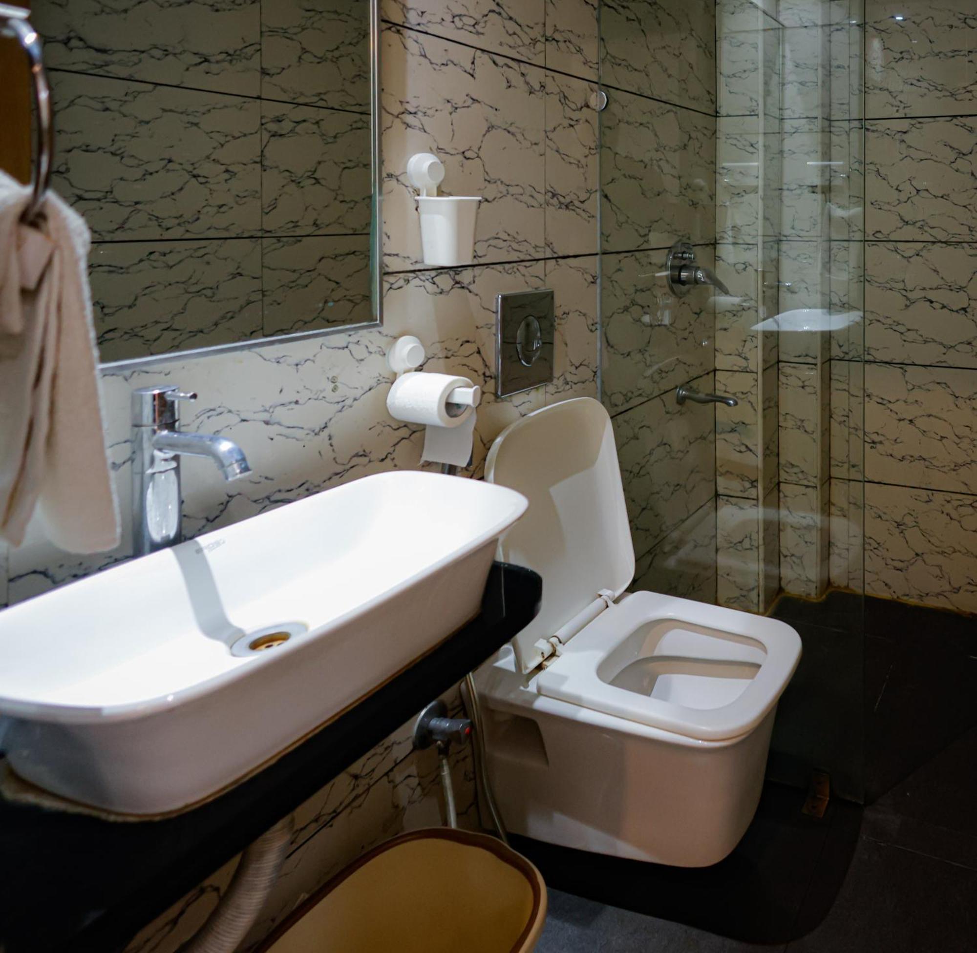 M Square Hotel Hyderabad Eksteriør billede